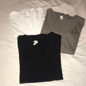 3 V-neck tees